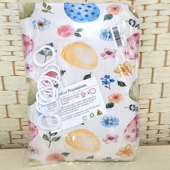 NIP Easter Shower Curtain With Hooks 72" X 72" - Picture 2 of 7